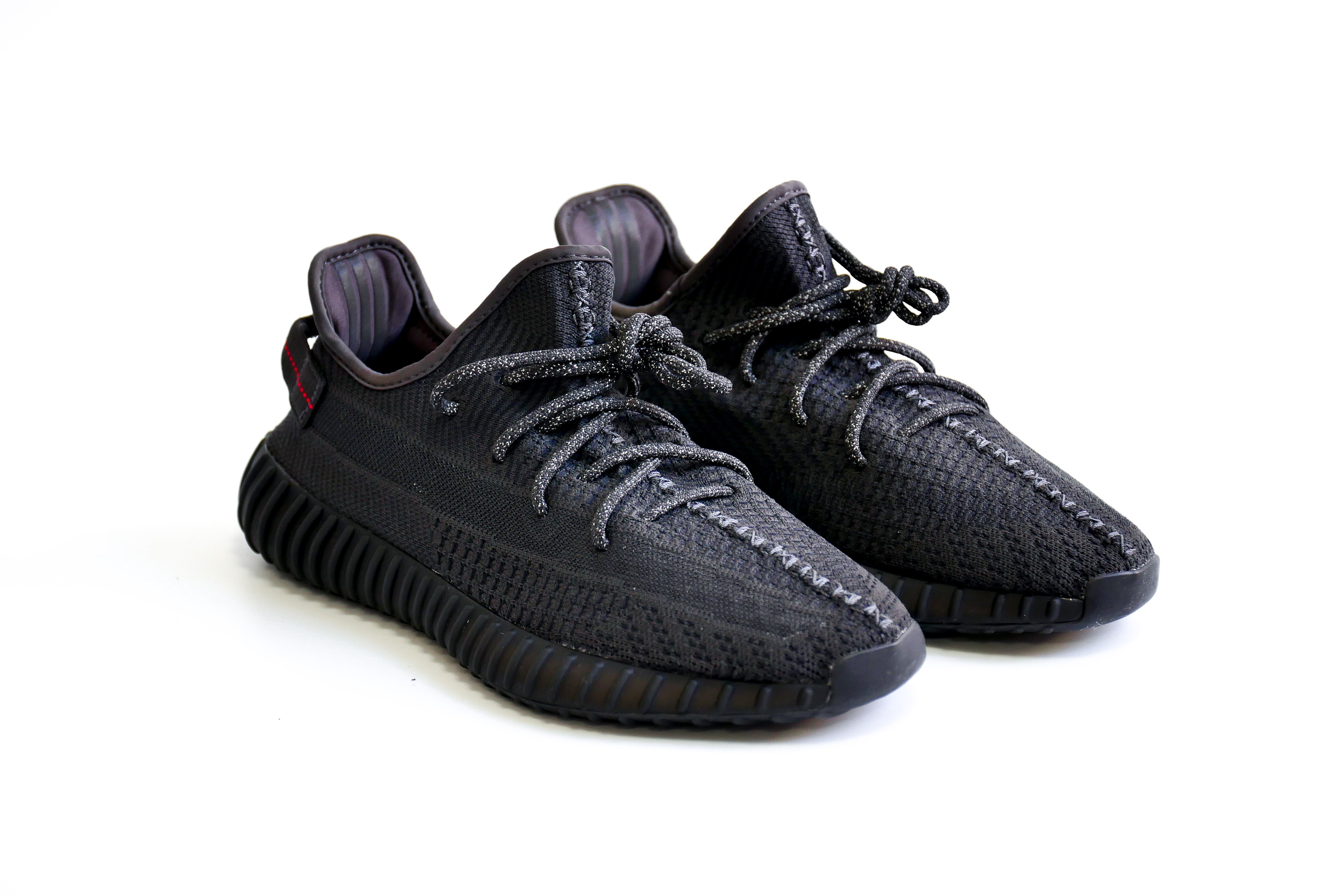 Yezzy 350 V2 'Onyx'