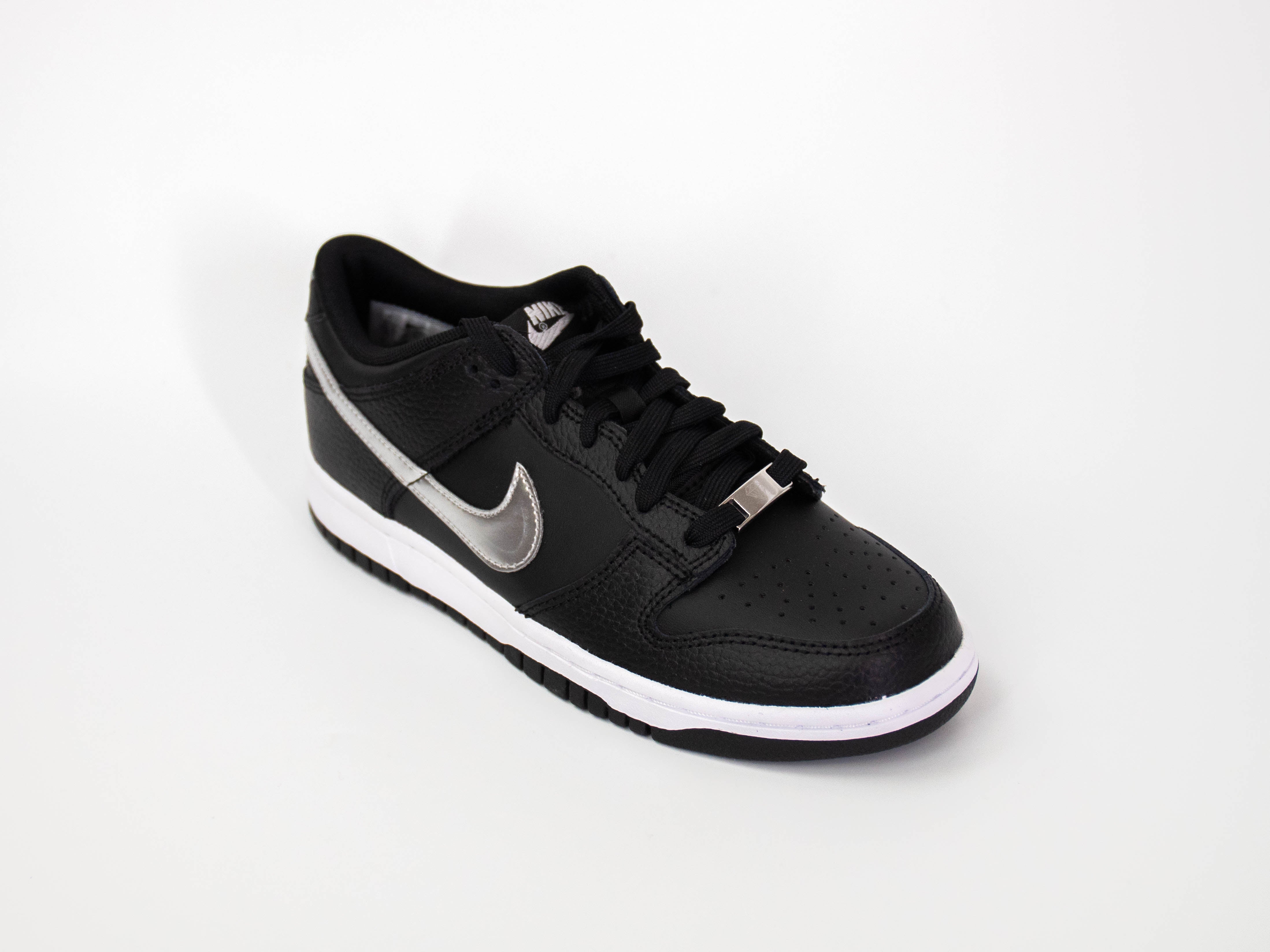 Nike Dunk Low (Black/Silver)