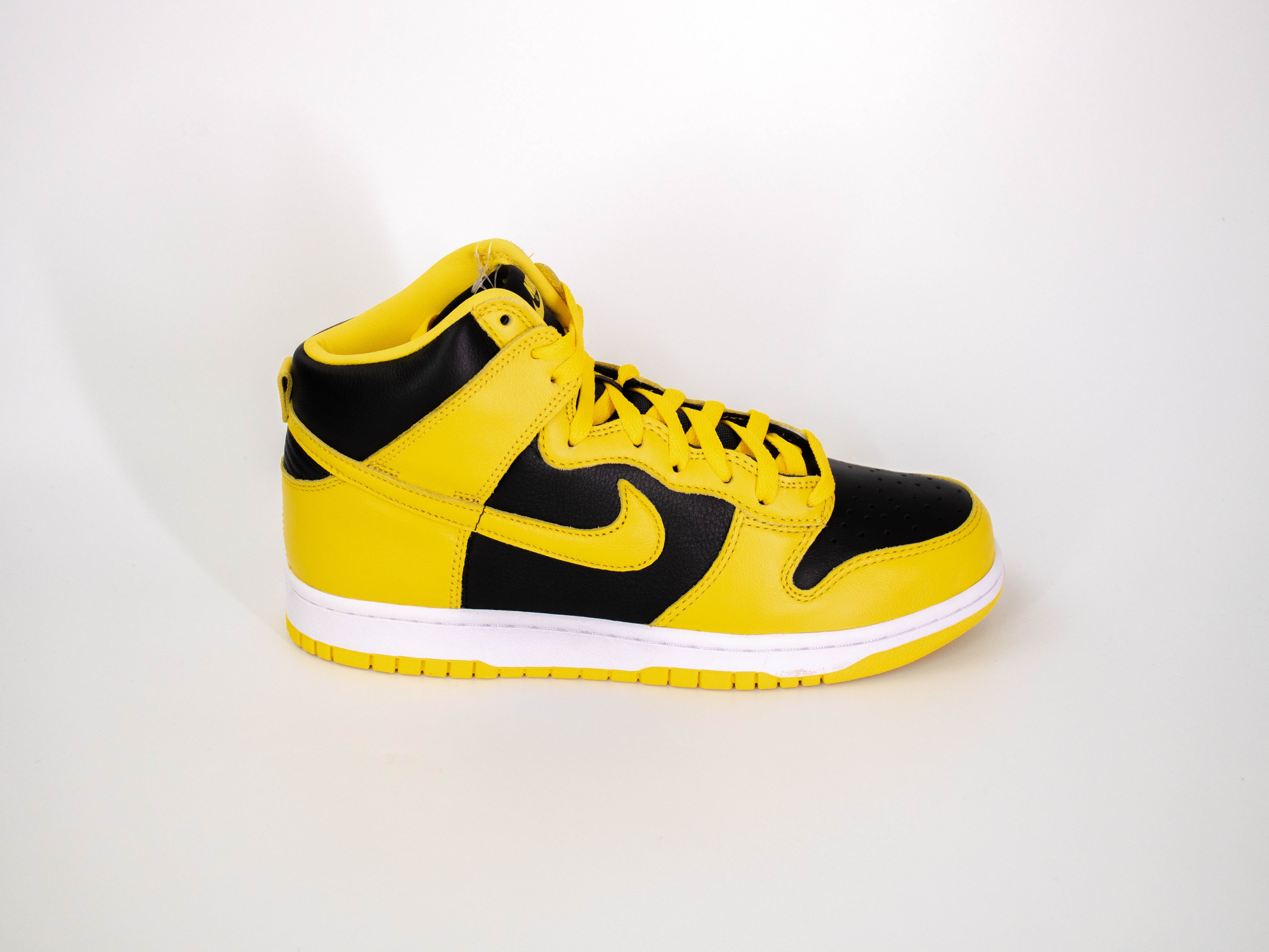 Nike Dunk High 'Varsity Maize'