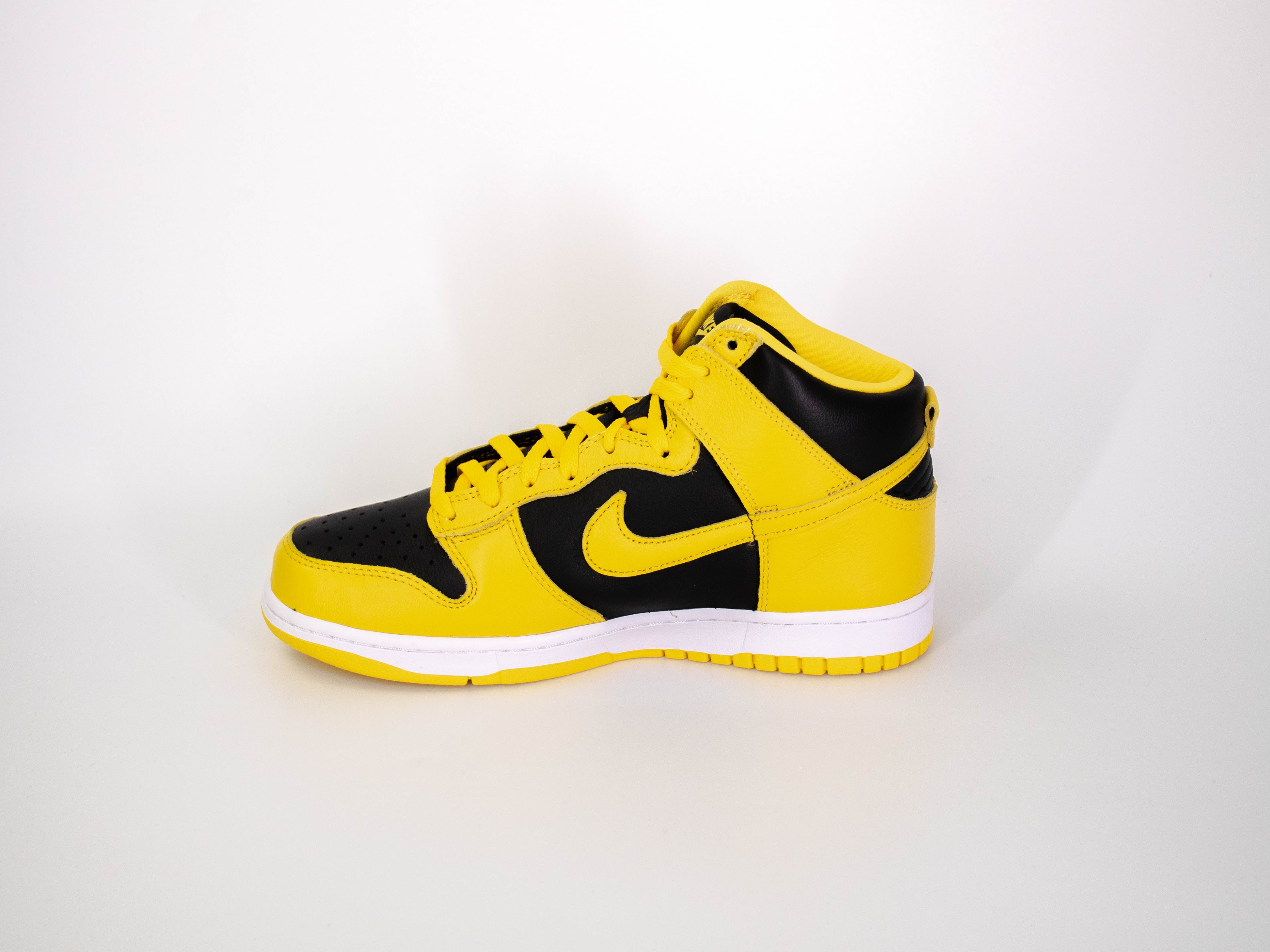 Nike Dunk High 'Varsity Maize'