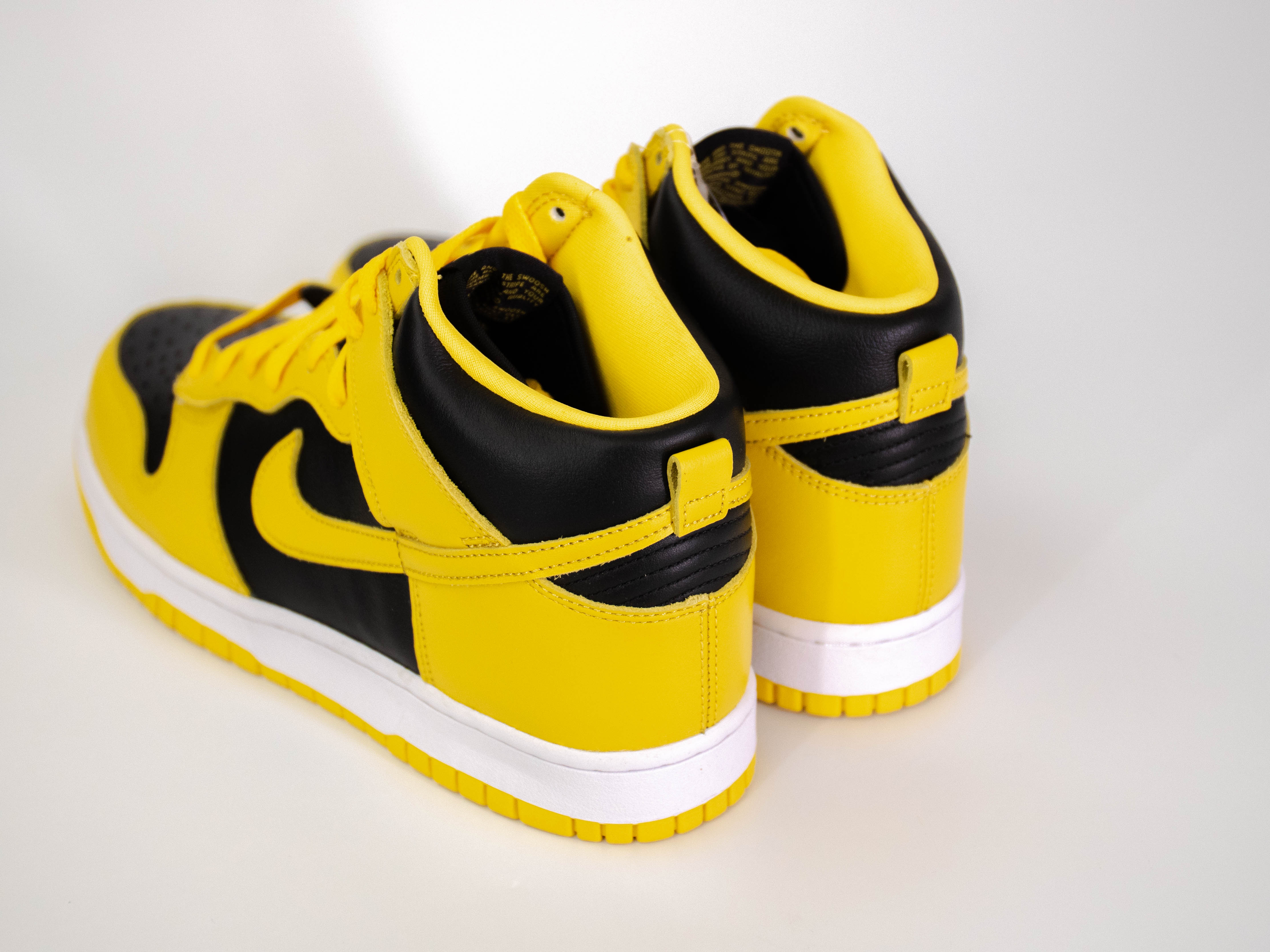 Nike Dunk High 'Varsity Maize'