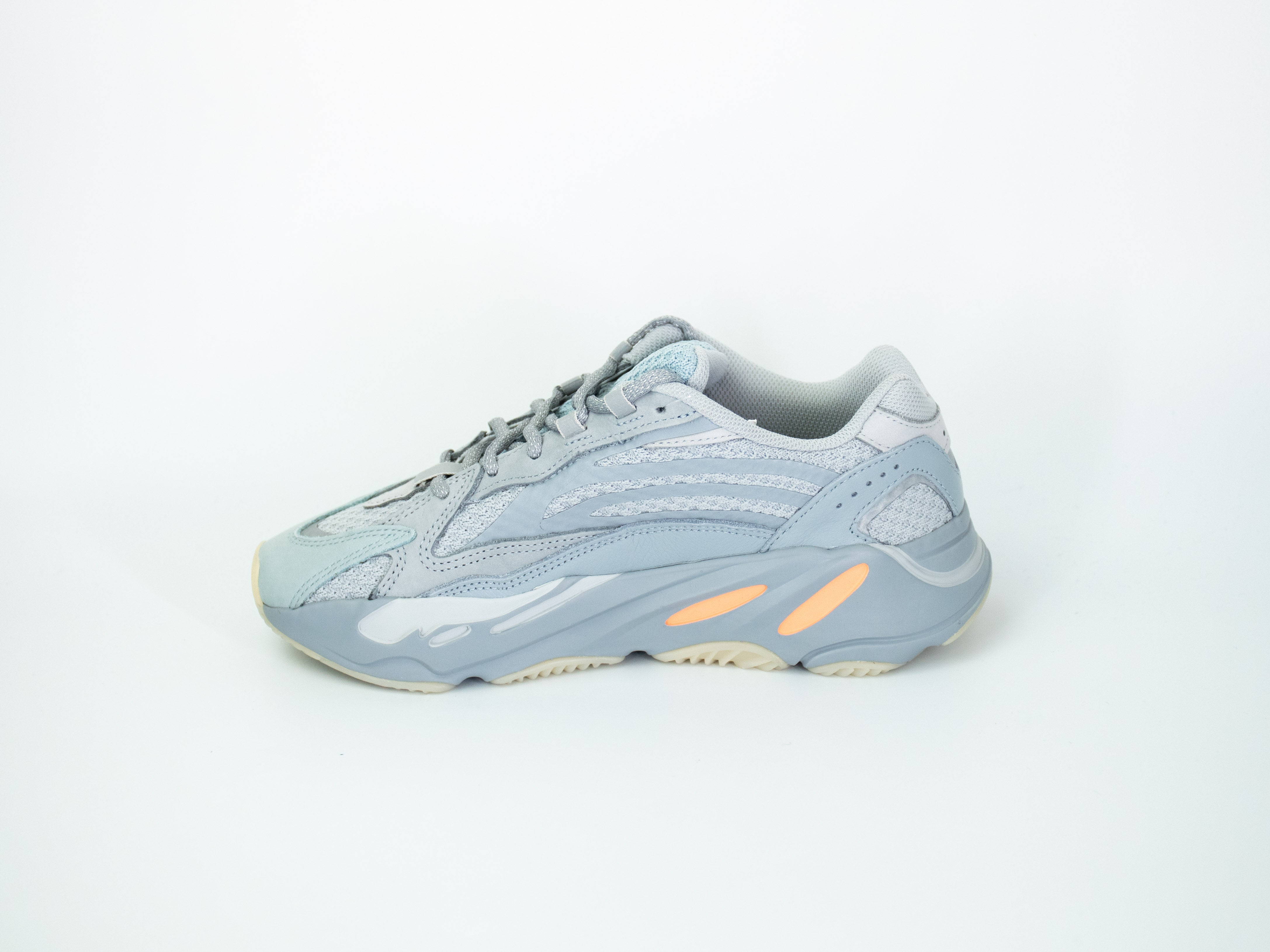 Yeezy 700 Inerti