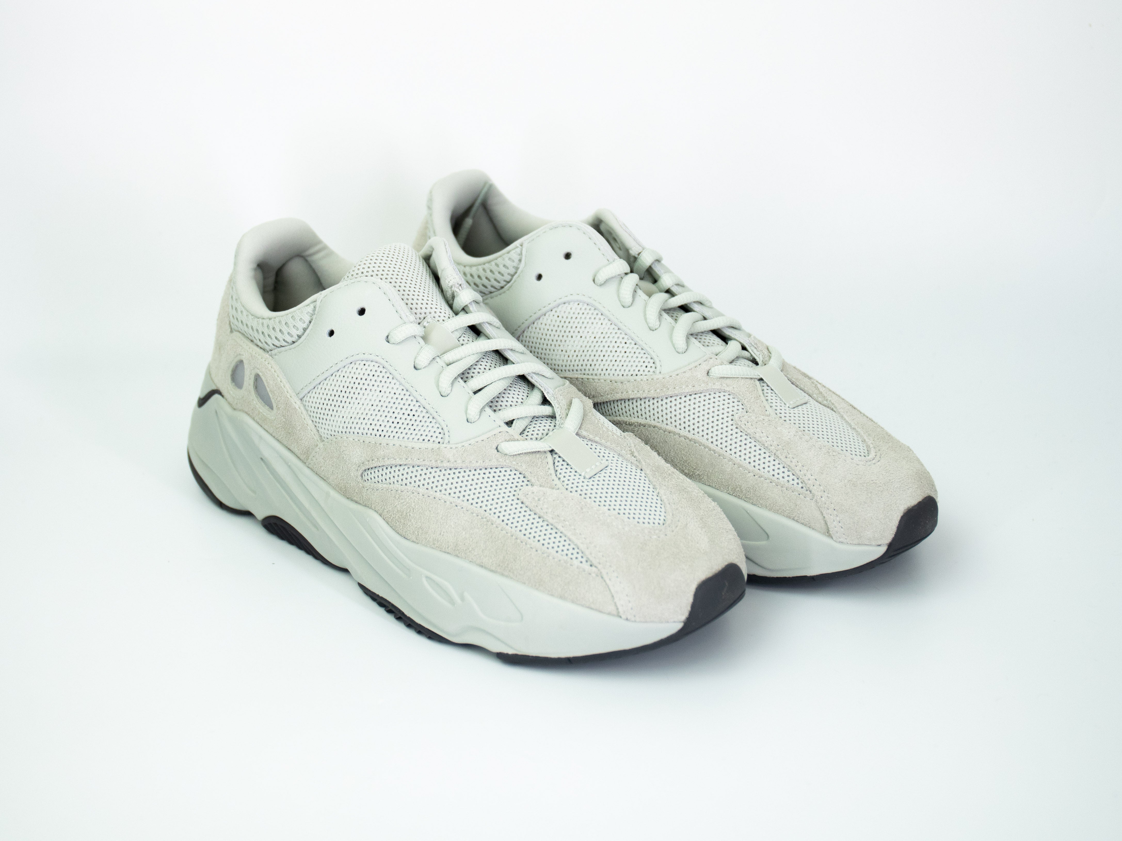 Yeezy 700 Analogue