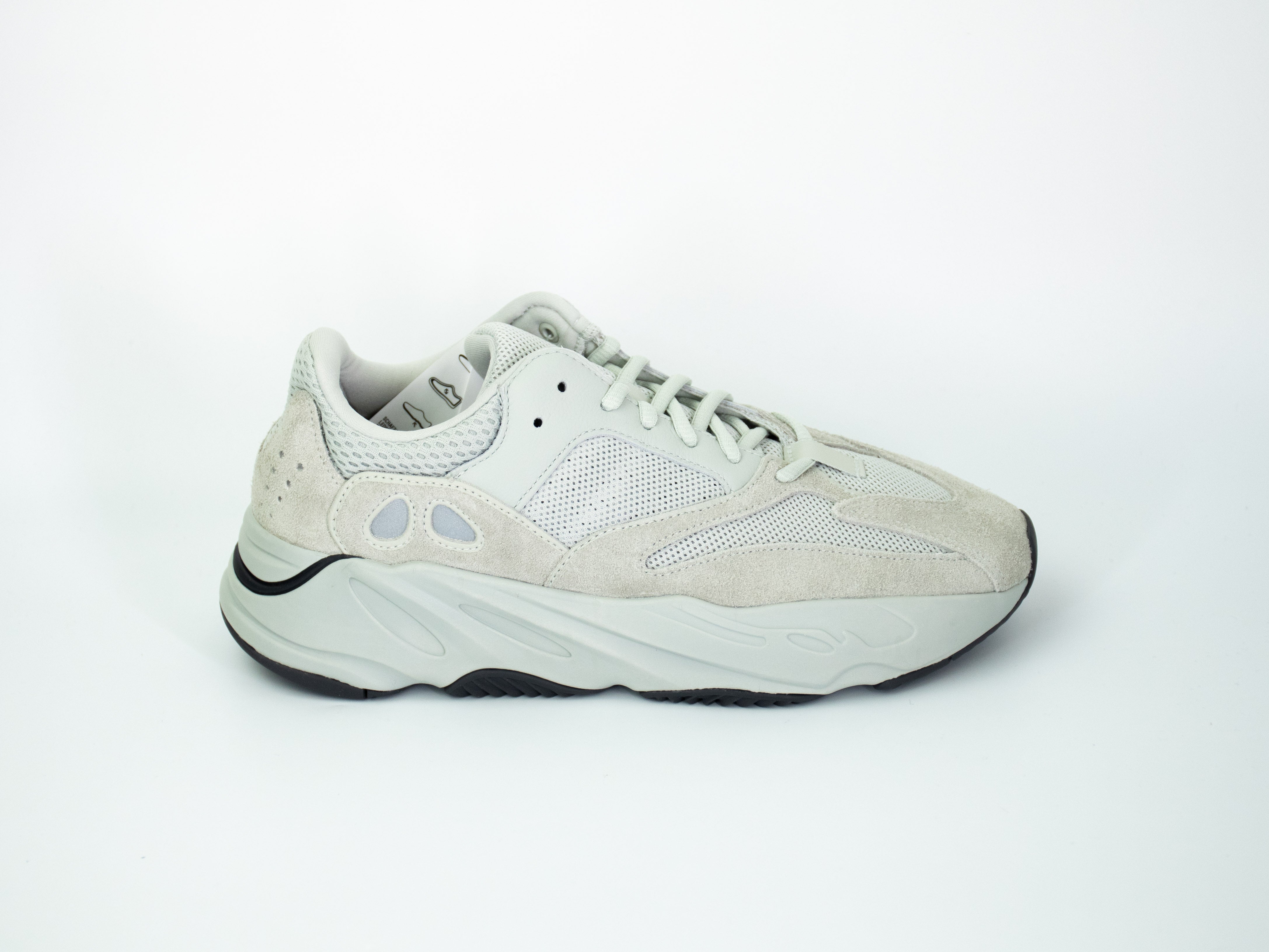 Yeezy 700 Analogue