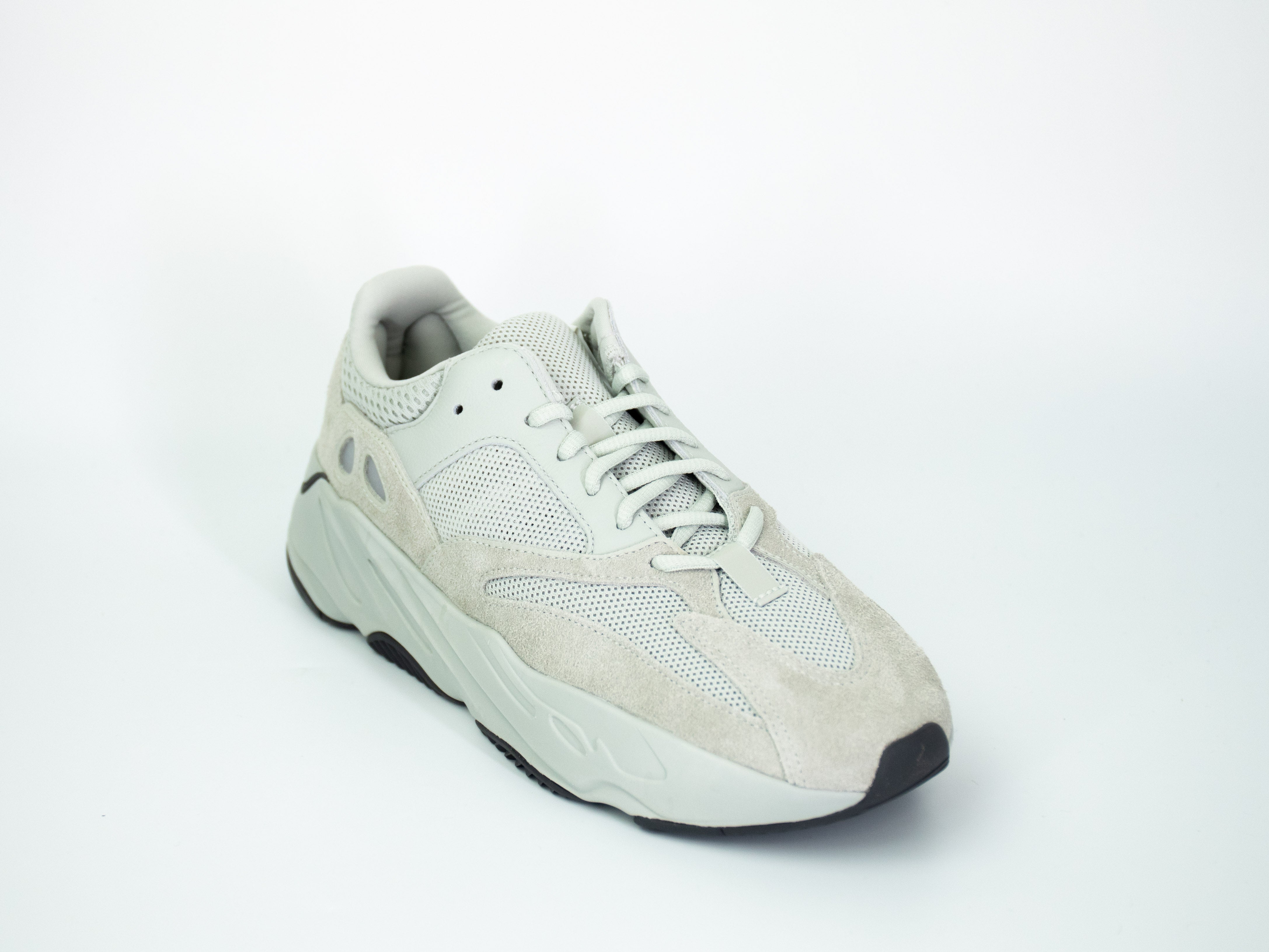 Yeezy 700 Analogue