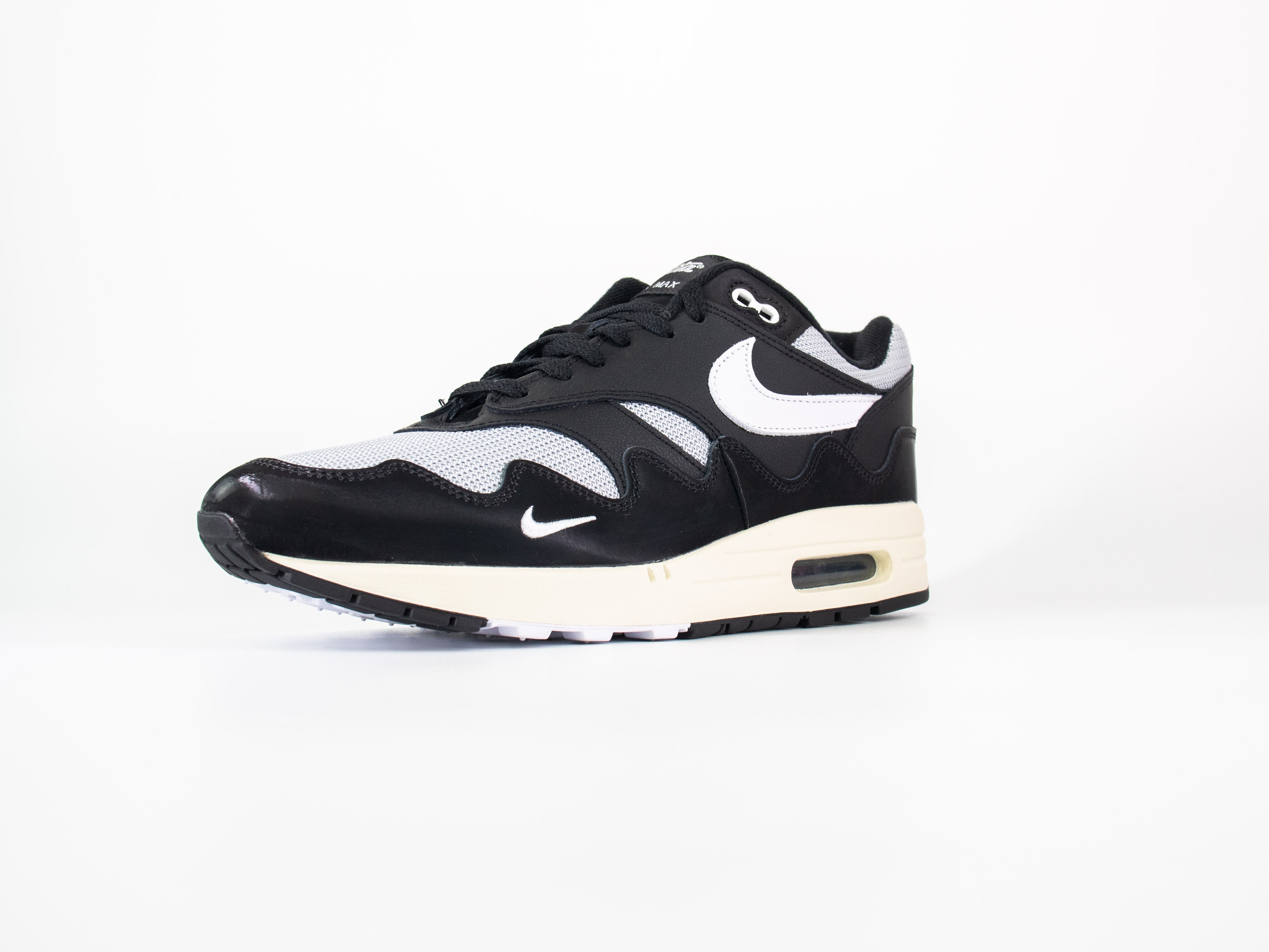 NIKE AIR MAX 1 X Patta 'Metallic Silver/White-Black'