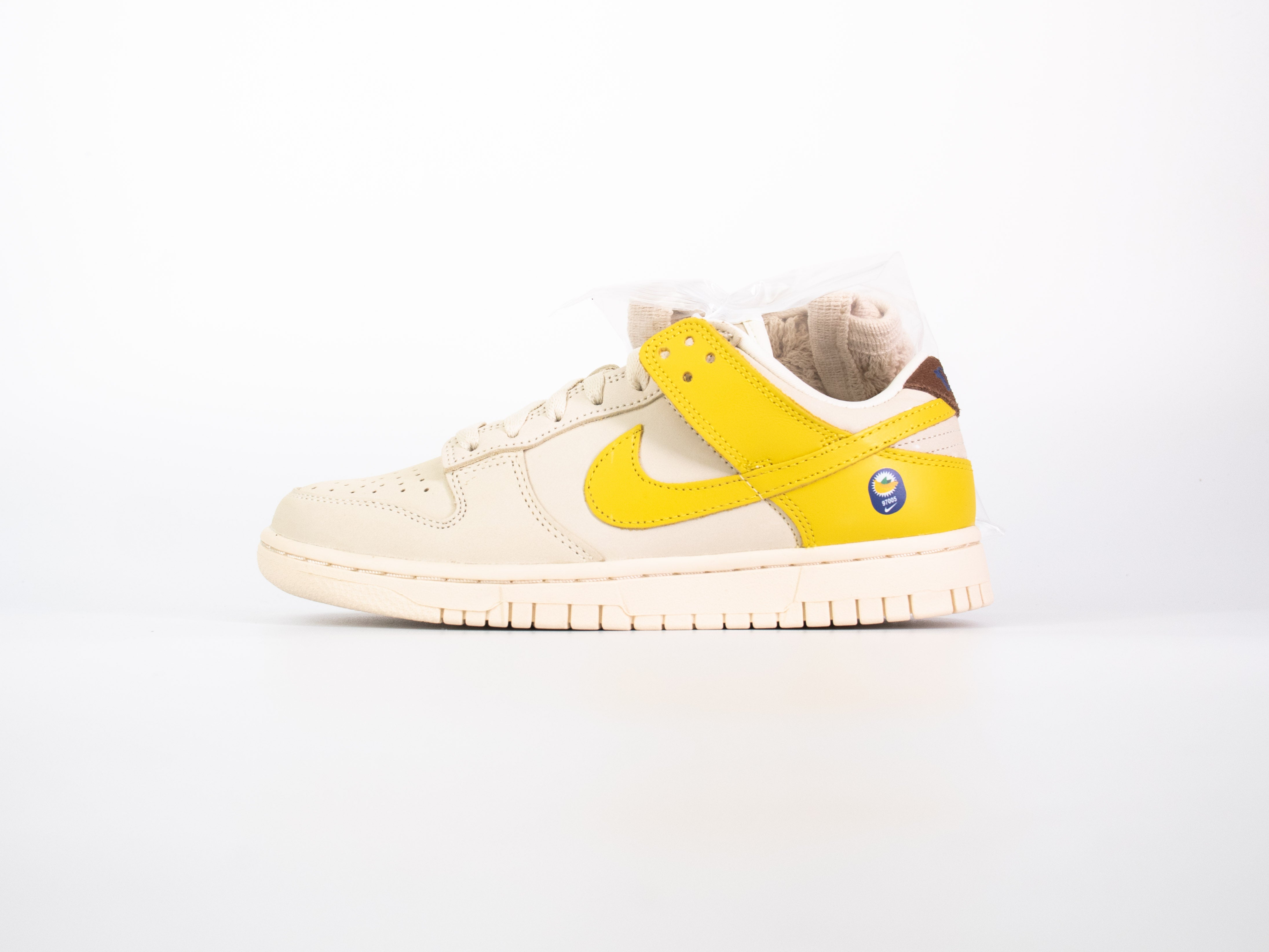 Nike Dunk Low LX 'Banana'