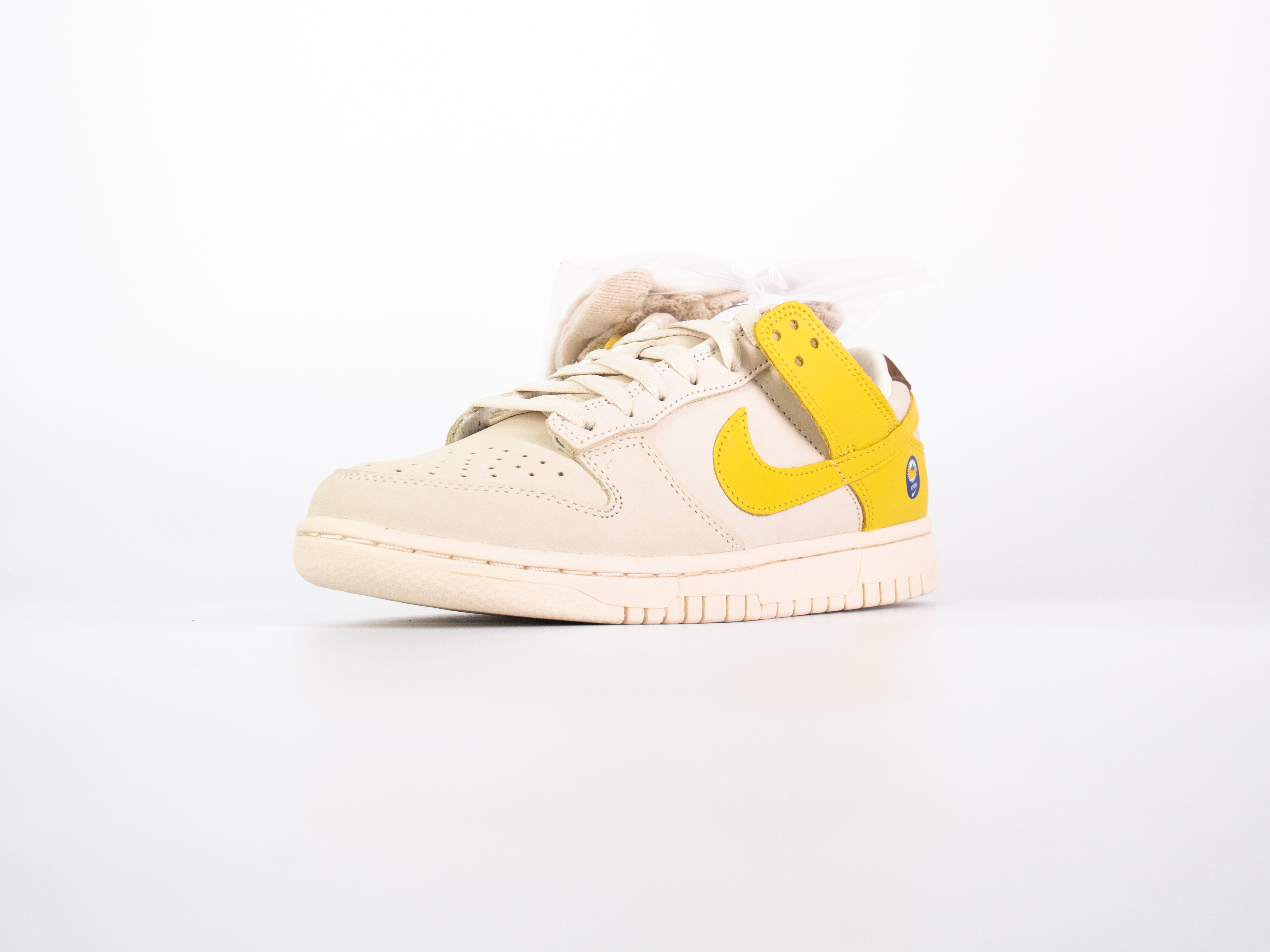 Nike Dunk Low LX 'Banana'