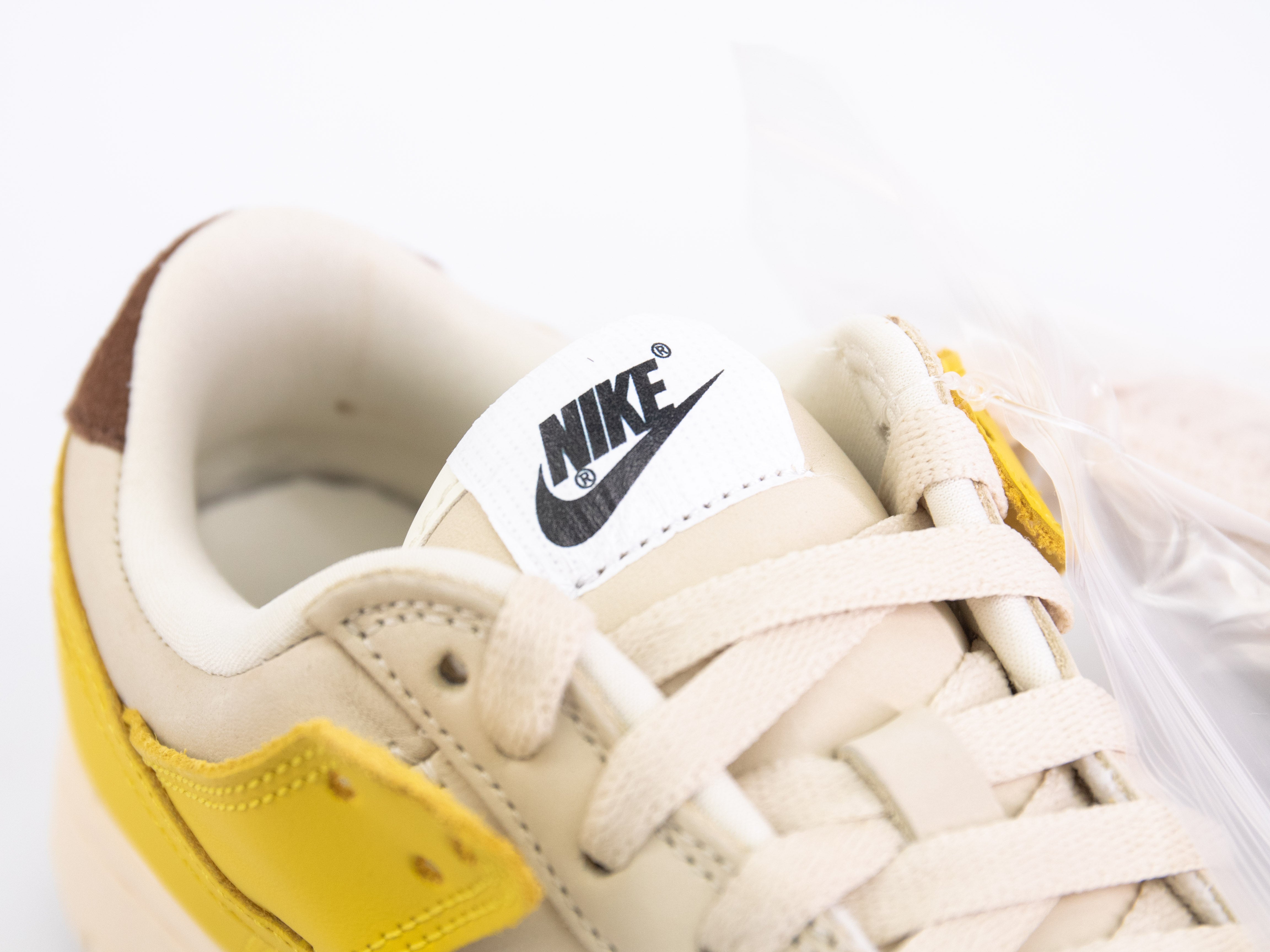 Nike Dunk Low LX 'Banana'