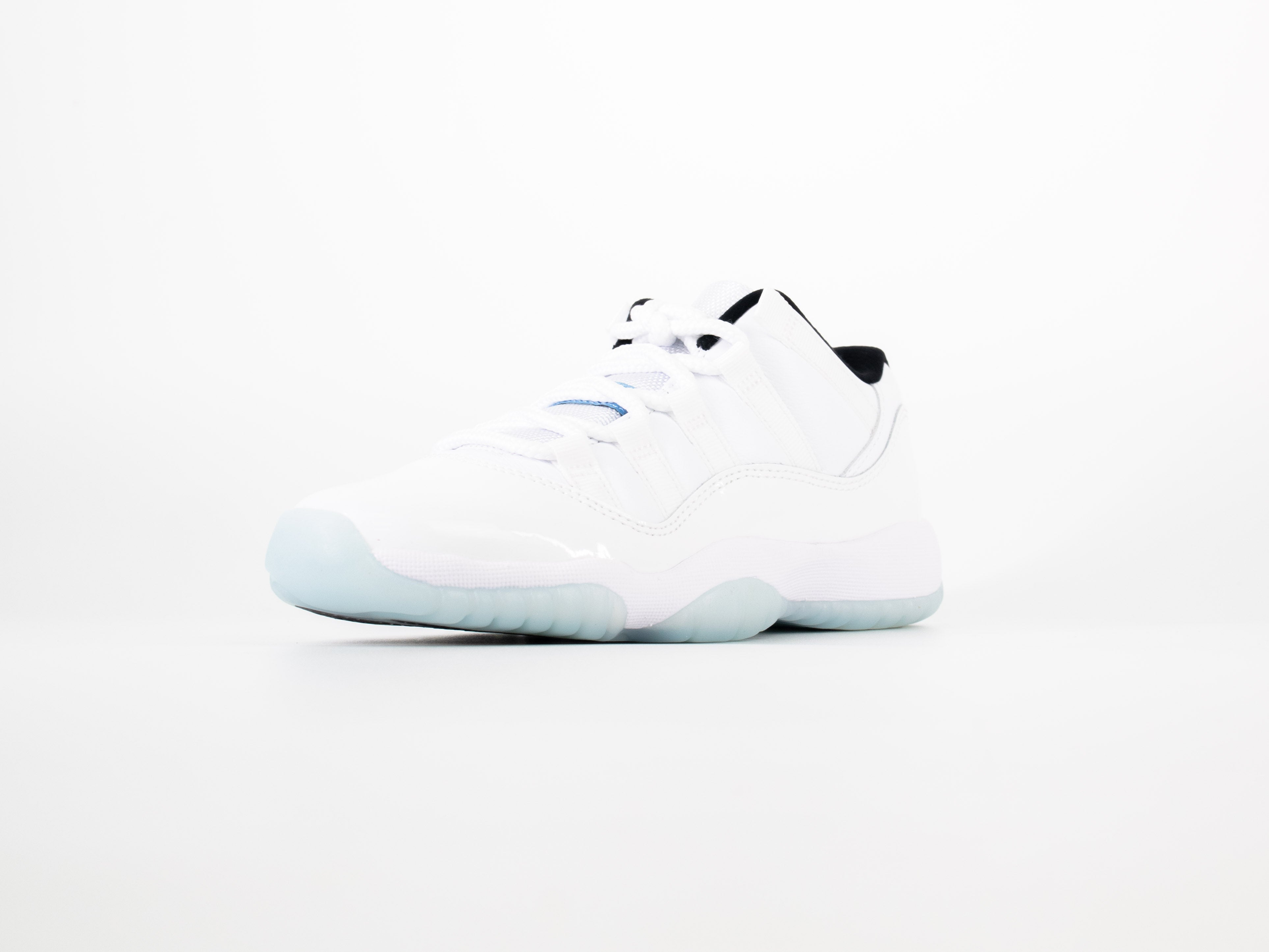 Jordan 11 Low 'Legend Blue'